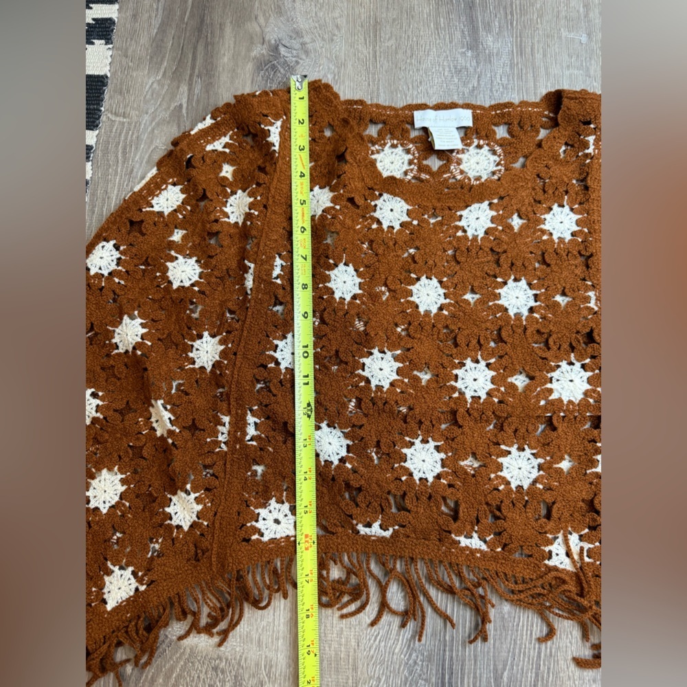 House of Harlow 1960 Floral Crochet Poncho - Picture 3 of 5
